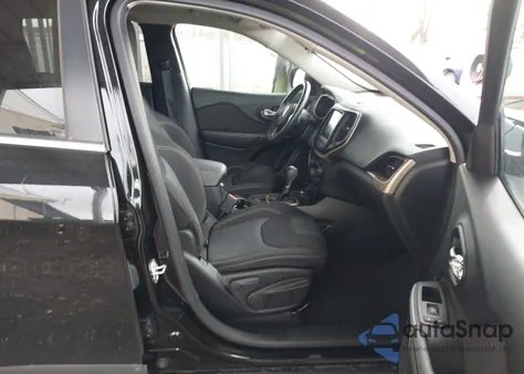 2017 Jeep Cherokee Latitude 4X4 z USA, uszkodzony, nr VIN 1C4PJMCSXHW513801